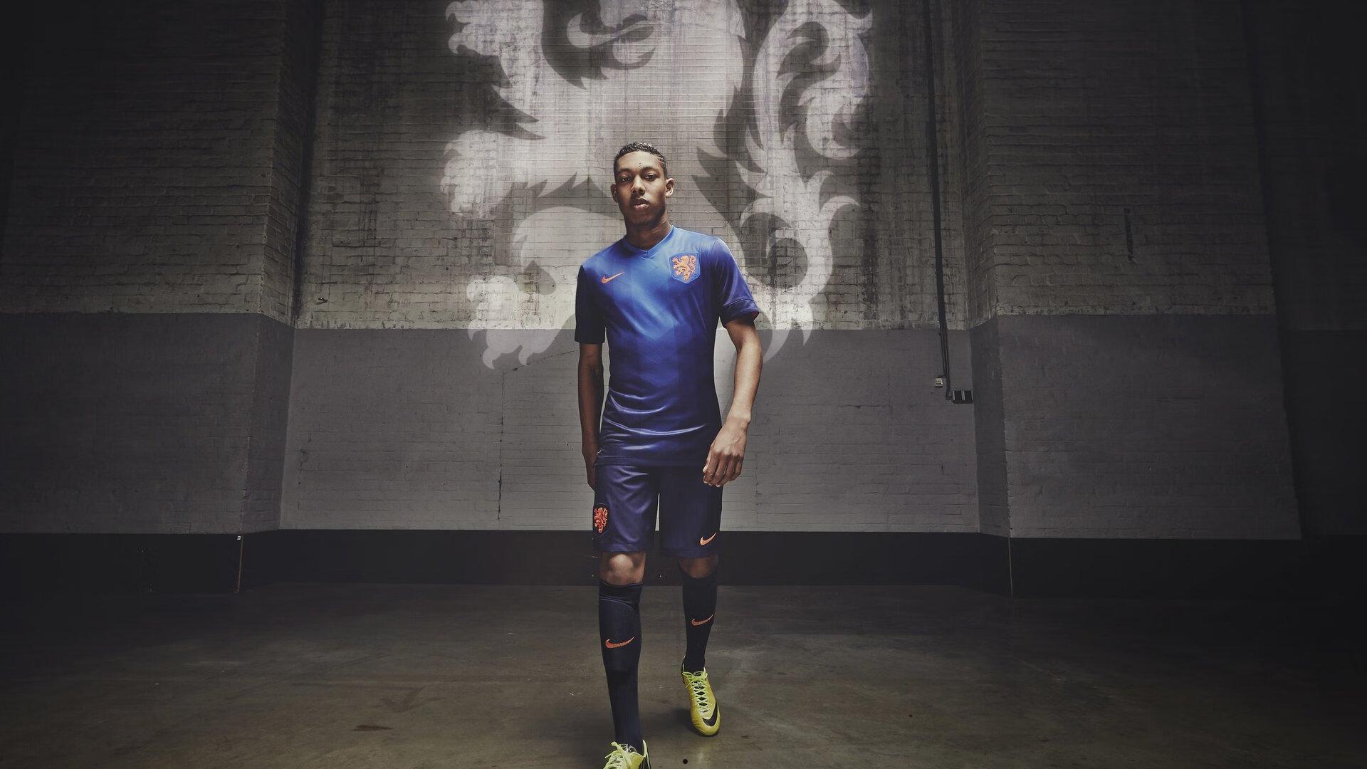 王者荣耀世界冠军杯震撼开战，中国战队再掀电竞狂潮，全球豪强争夺至高荣耀