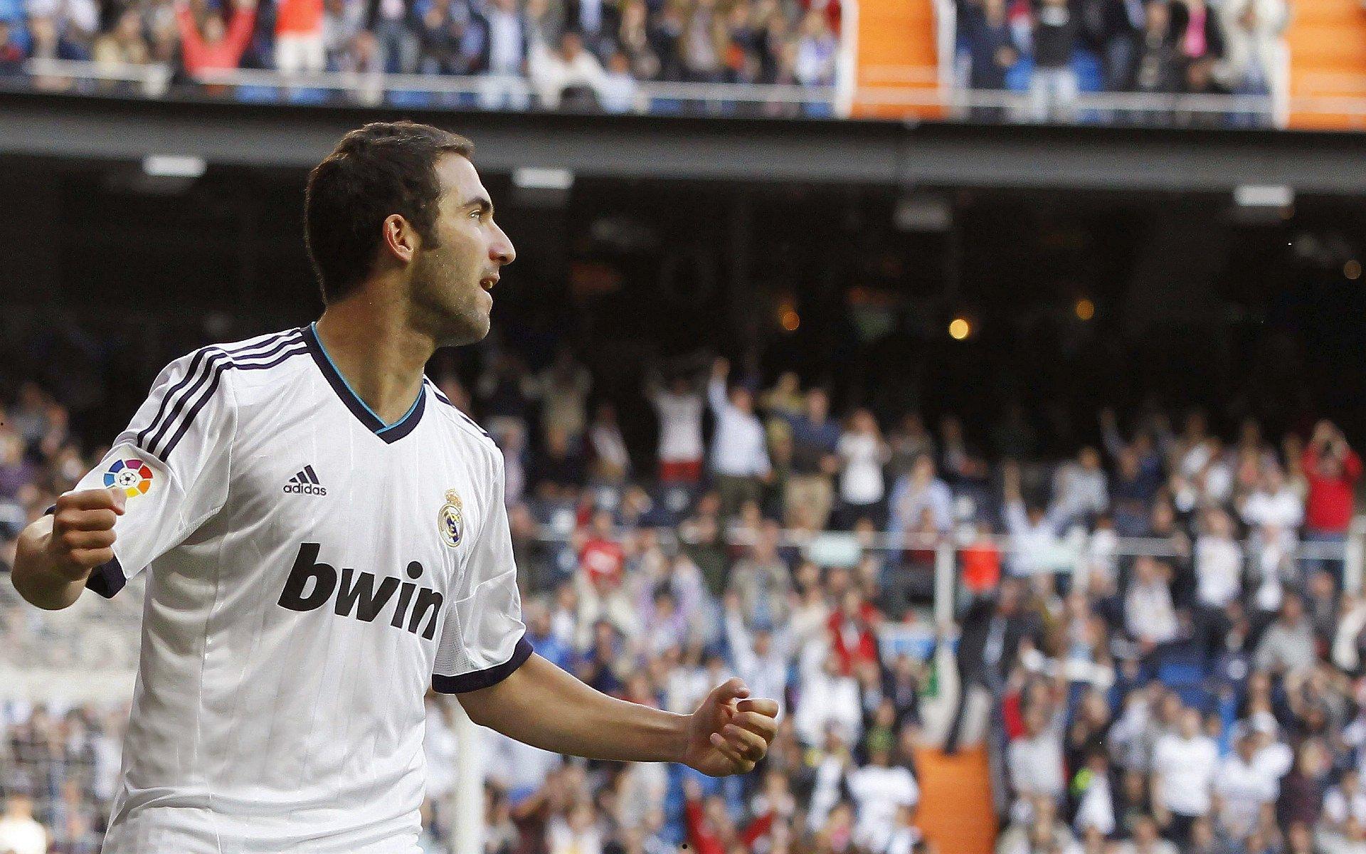 巴萨因下半场延迟出场遭西足协纪律委员会警告,赛场纪律再引争议